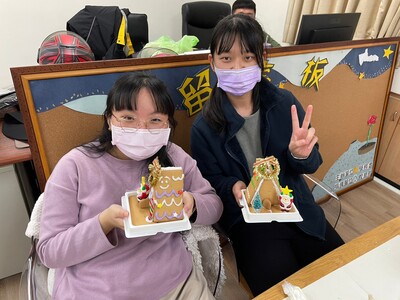 LINE_ALBUM_1206薑餅屋_231208_18