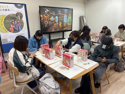 LINE_ALBUM_1206薑餅屋_231208_109