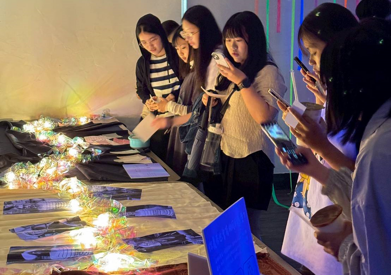 「跨入彩虹之間：沉浸式體驗畫展」9月16日至22日工設系溫柔開展!圖片